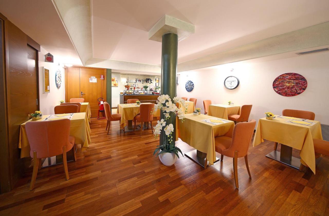 Hr Hotel Monfalcone Exterior photo