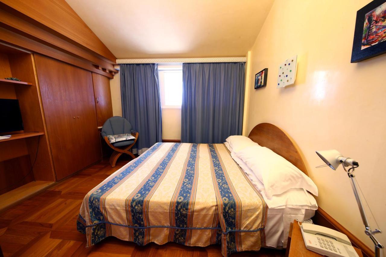 Hr Hotel Monfalcone Exterior photo