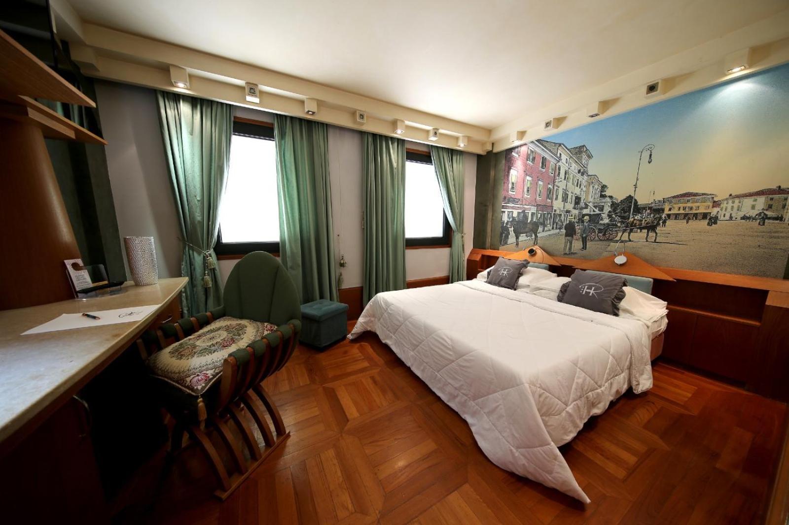 Hr Hotel Monfalcone Exterior photo
